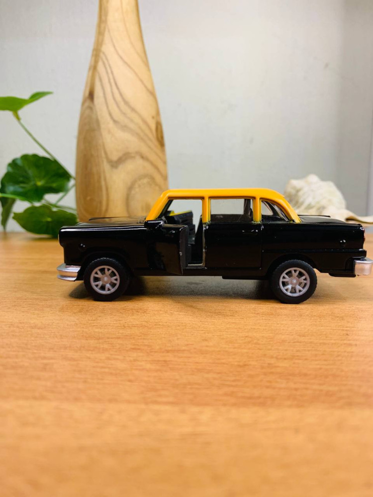 VIMTAGE TAXI METAL CAR MINIATURE (TQ03)